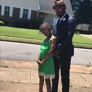 Meet your Posher, Derric